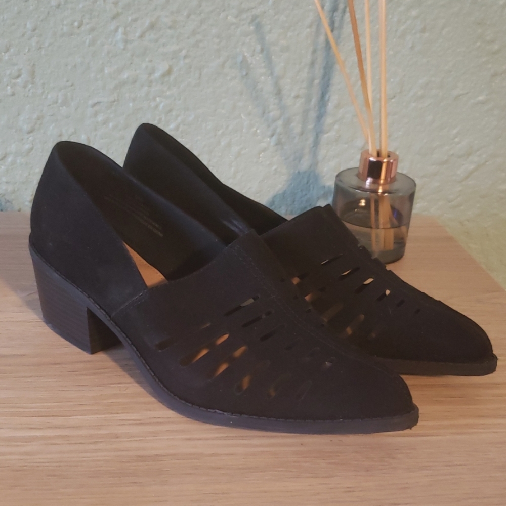 Laser Cut Black Heels - Bella Chop Cut